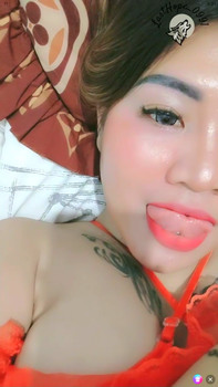 Mbak Yesi Pamer Susu Live