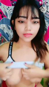 Laddy pamerin Toket di HoneyLive