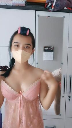 Kuprik show toket imut cakep