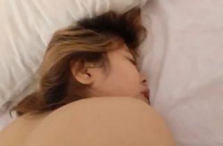 Entot gadis mabok pasrah kena doggy style