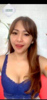 Miss Koala Host Sexy Belahan Dada