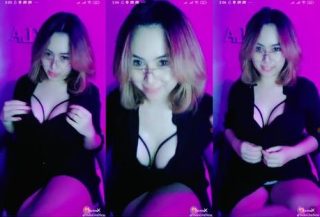 Gamers Cantik Belahan Sexy Doi Live Lagi nih