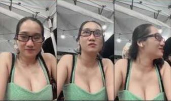 Virly Model Majalah Dewasa Populer Live Show