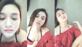 Chacha Pamerin Utingnya Toket Mungilnya Nih